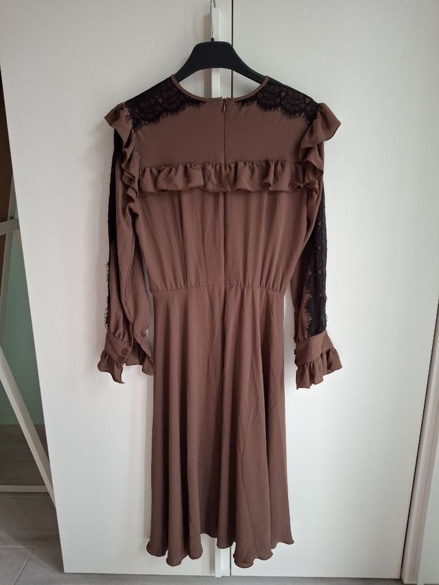 Abito in pizzo e ruches