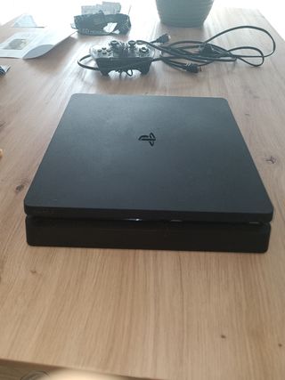 PS4 slim