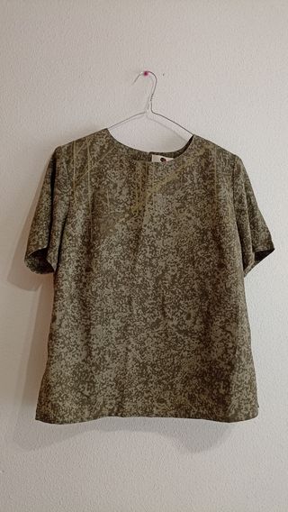 Conjunto blusa, falda, camisa Punto Roma