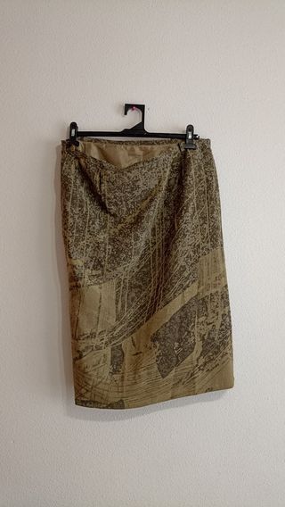 Conjunto blusa, falda, camisa Punto Roma