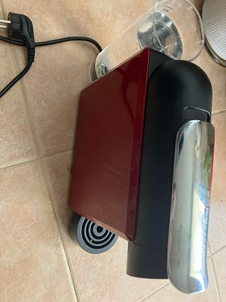 Cafetera delta roja modelo Q mini cool