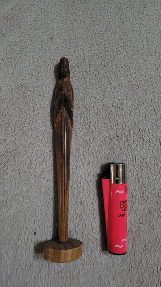 Antigua imagen religiosa tallada en madera 