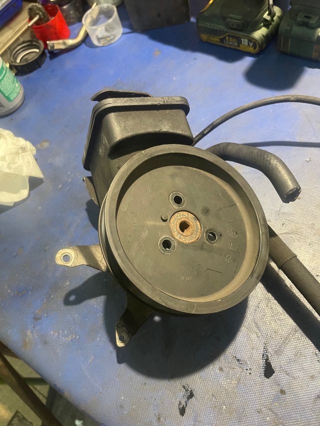 Bomba de direccion Bmw 320d e46