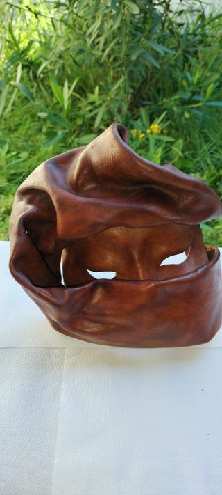 Maschera artistica di cuoio 