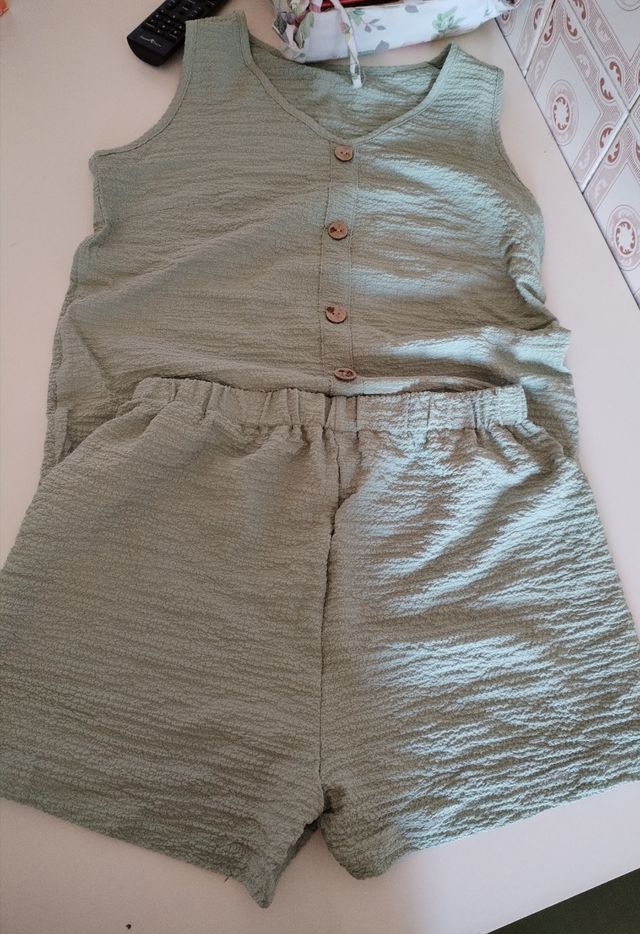 Coordinato pantaloncini e canotta