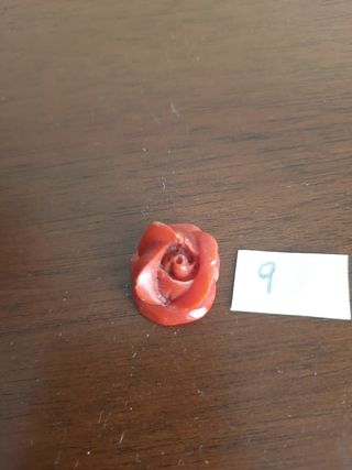 Rosa in corallo per spilla 