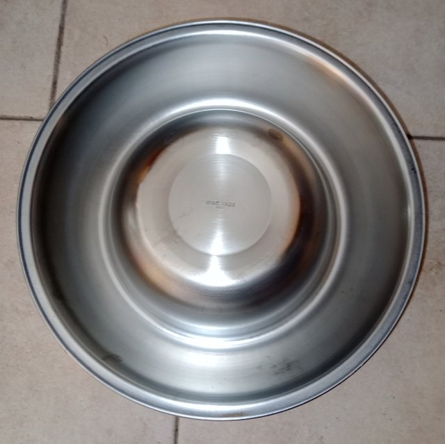 Due ciotole per cani