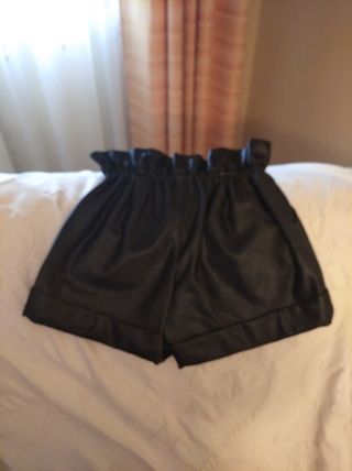 Pantalon corto de cuero