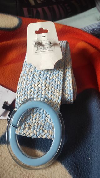Cinturón y pendientes a juego