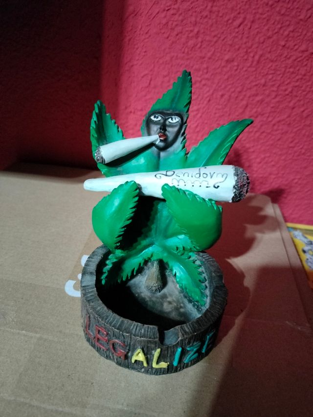 Cenicero hoja maría nuevo