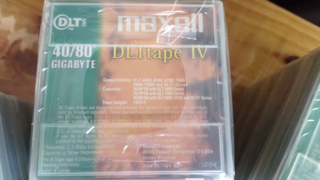 25 cartuchos grabación Maxell 40/80 GB