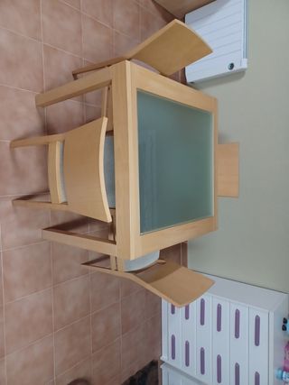 Mesa comedor extensible + 4 sillas