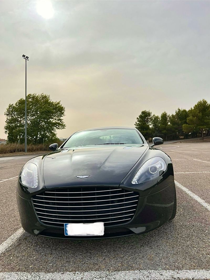 Aston Martin Rapide 2014 - foto 1