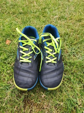 Botas de fútbol multitaco talla 36