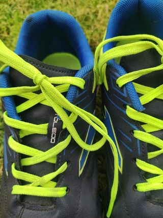 Botas de fútbol multitaco talla 36