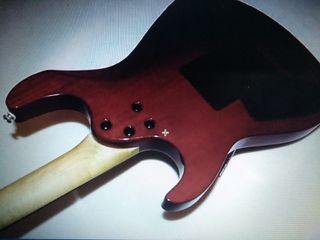 Guitarra gama alta: CORT G 290 EMG.