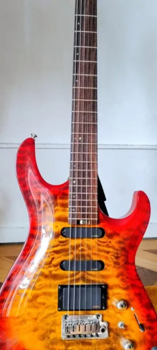 Guitarra CORT G 290 con pastillas EMG.