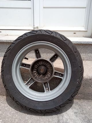 Rueda burgman 125 150 uh 