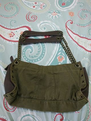 Bolso tela y tachuelas militar