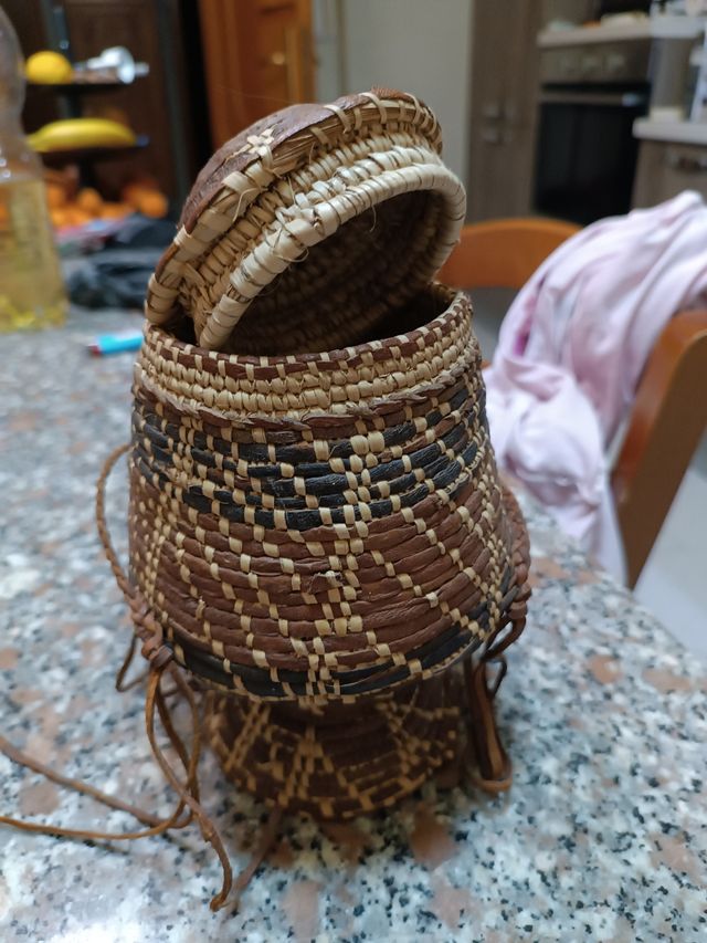 Piccolo cestino intrecciato