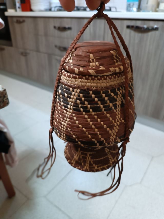 Piccolo cestino intrecciato