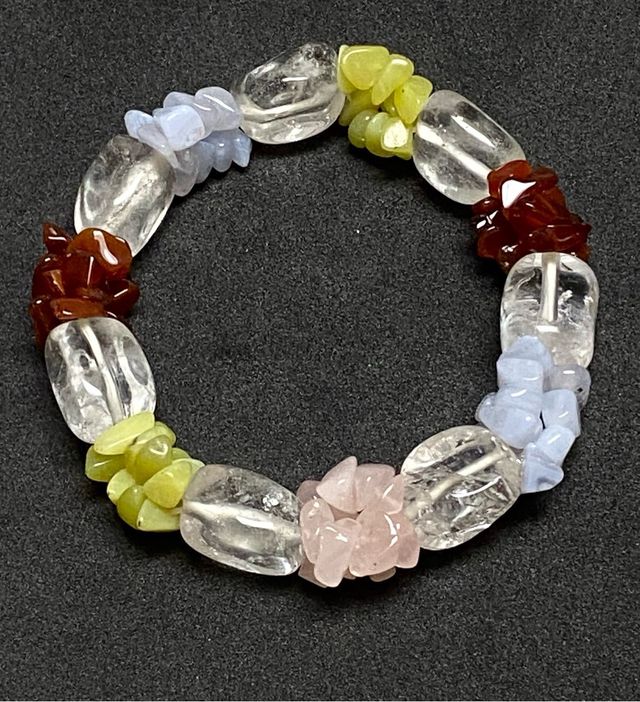 Pulsera a mano de cristal de roca, cuarzo y agatas