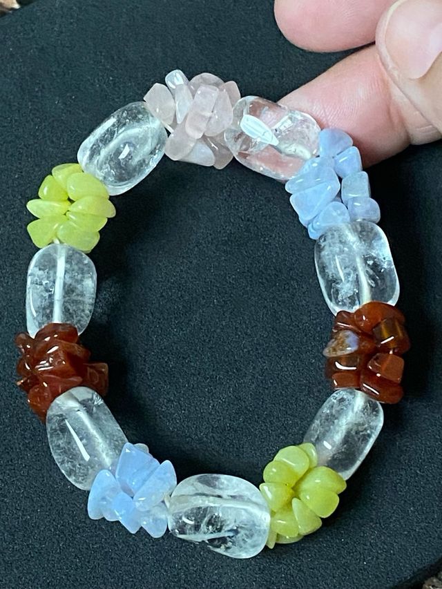 Pulsera a mano de cristal de roca, cuarzo y agatas