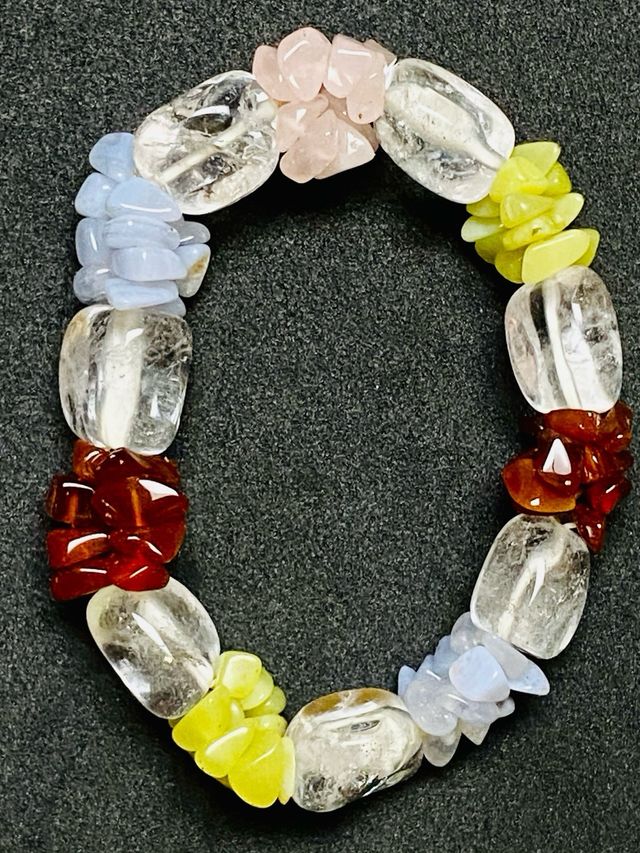 Pulsera a mano de cristal de roca, cuarzo y agatas