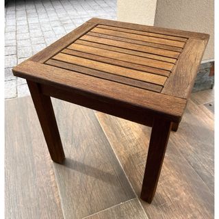 Mesita auxiliar de teka