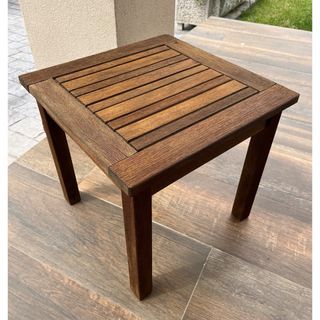 Mesita auxiliar de teka