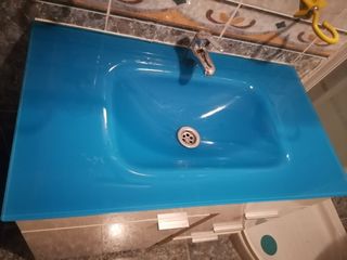 Lavabo de cristal azul