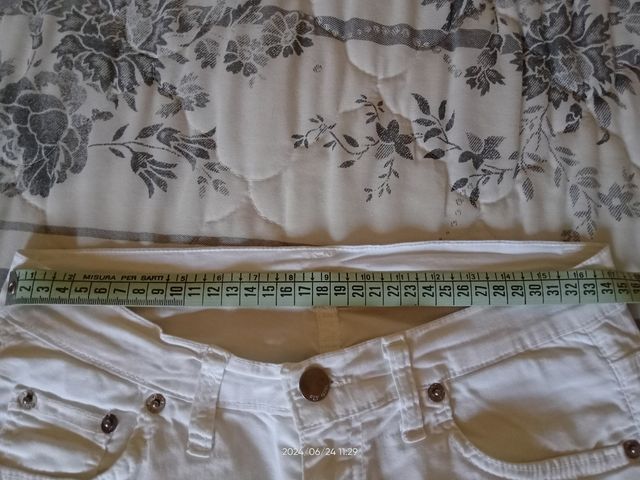 Bernuda donna bianco