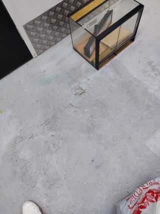 Terrario de cristal con pantalla de luz.Cómo nuevo