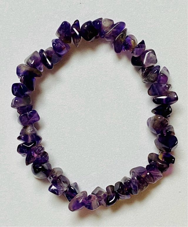Pulsera elastica de chips de amatista natural
