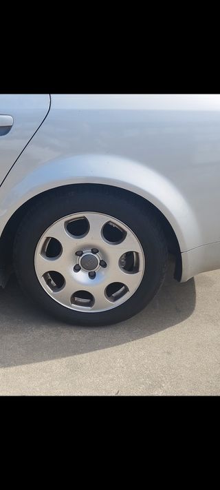 Llantas Audi A3 A4 con neumáticos Dunlop nuevos lo