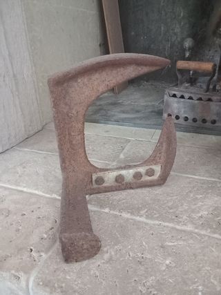 Tre piedi modella scarpe