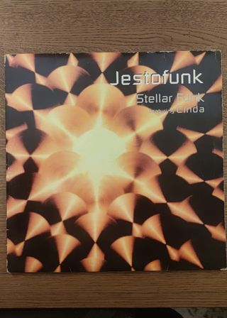 Disco 12"dei Jestofunk feat Cinda "Stellar Funk"