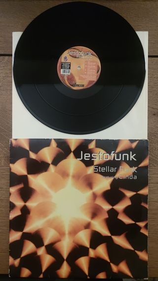 Disco 12"dei Jestofunk feat Cinda "Stellar Funk"