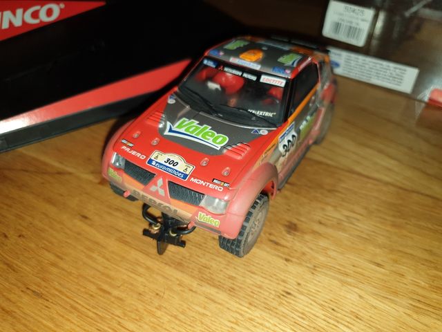 MITSUBISHI MONTERO "EFECTO BARRO"