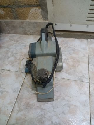 Cepillo eléctrico  virutex