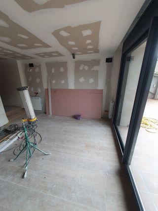 Pladurista .yesero.   pintor