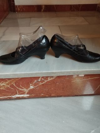 Zapatos de piel Hispanitas, Nº37