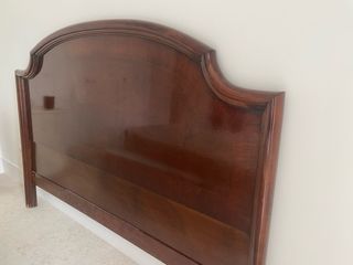 Cabecero madera estilo inglés barnizado 