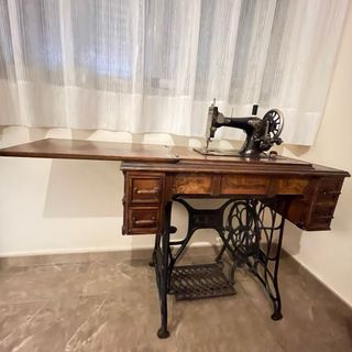 Máquina de coser antigua