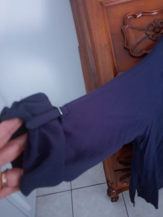 Camicia blu,con bottoni gioiello.