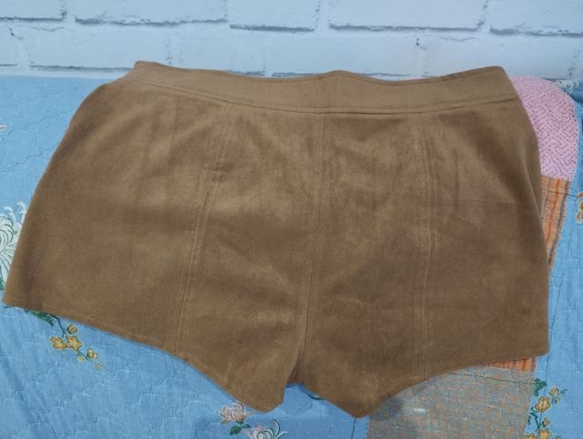 Short Camel de antelina.