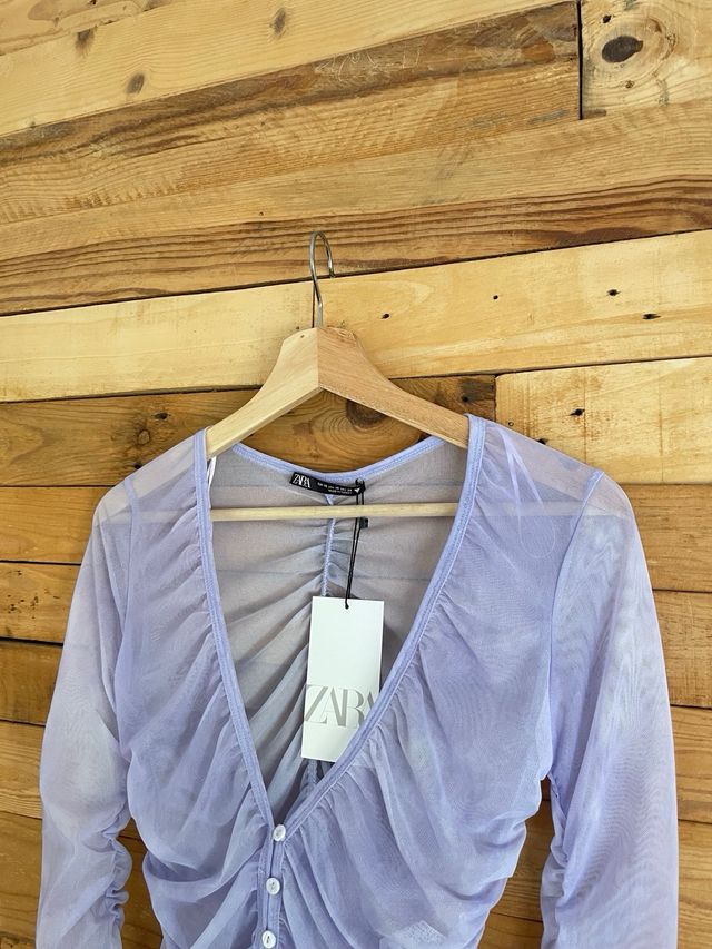Blusa Zara con etiqueta