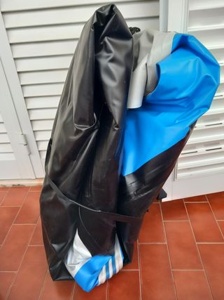 Bote inflável 4 assentos, novo nunca usado