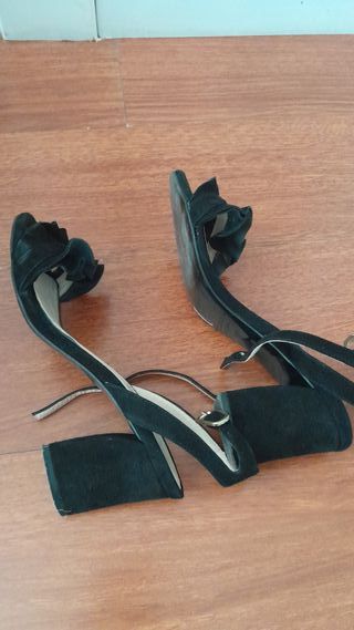 Sandalias negras Gloria Ortiz