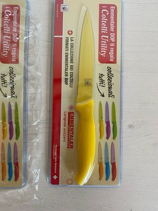 set coltelli nuovi colorati